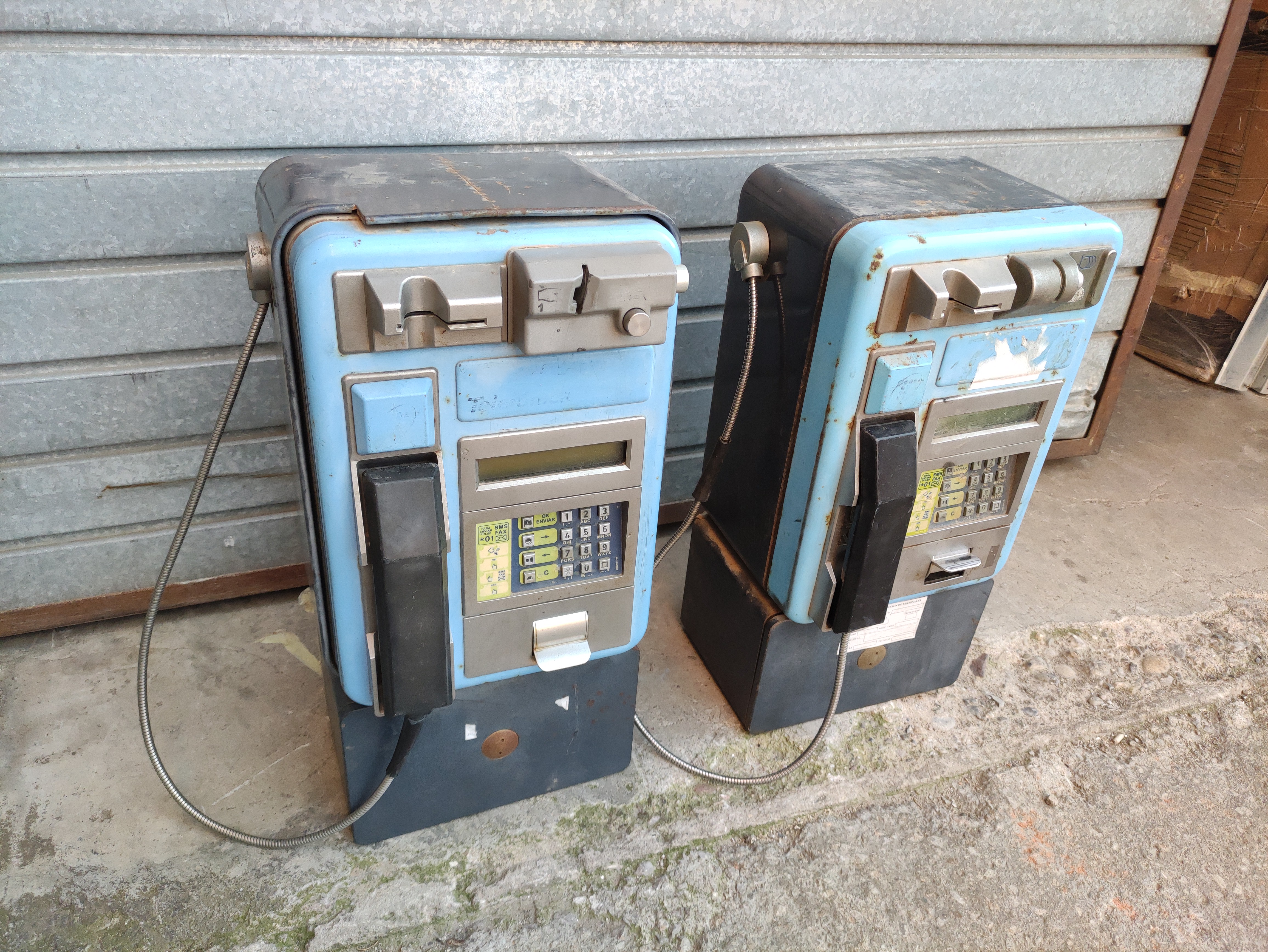 telefono monedas cabina metal 57.5x27.7x21-27 2u